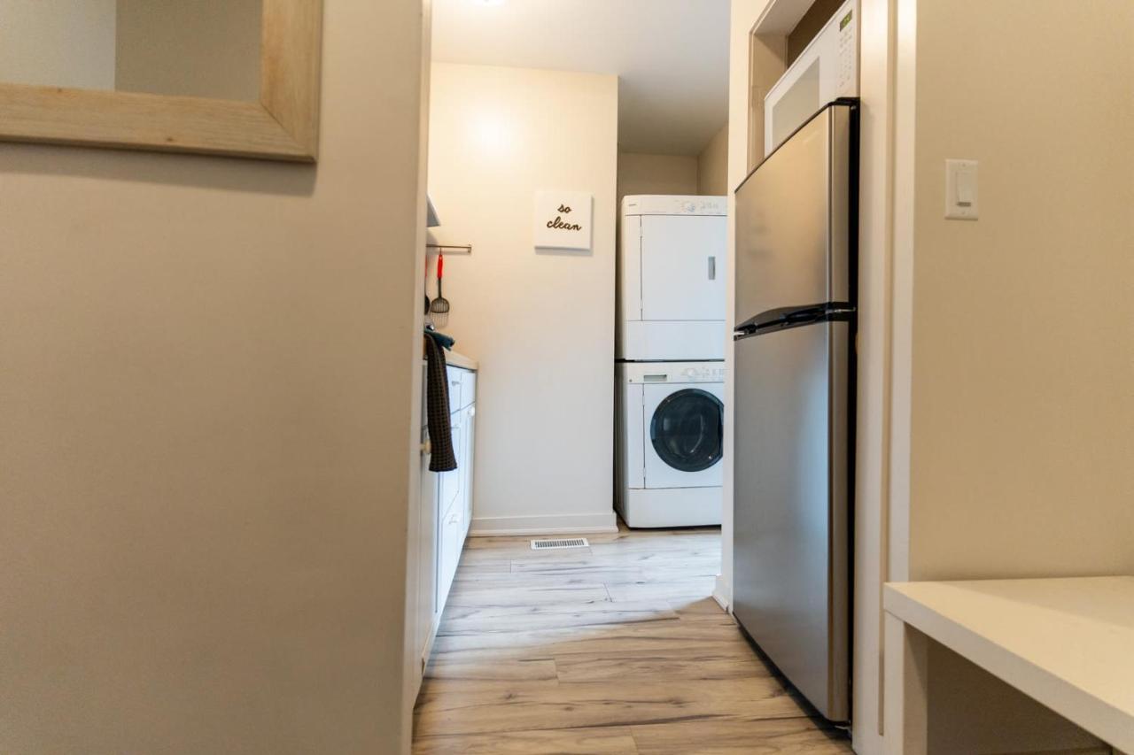 Modern 1 Bedroom Apartment With In-Suite Laundry ฮามิลตัน ภายนอก รูปภาพ